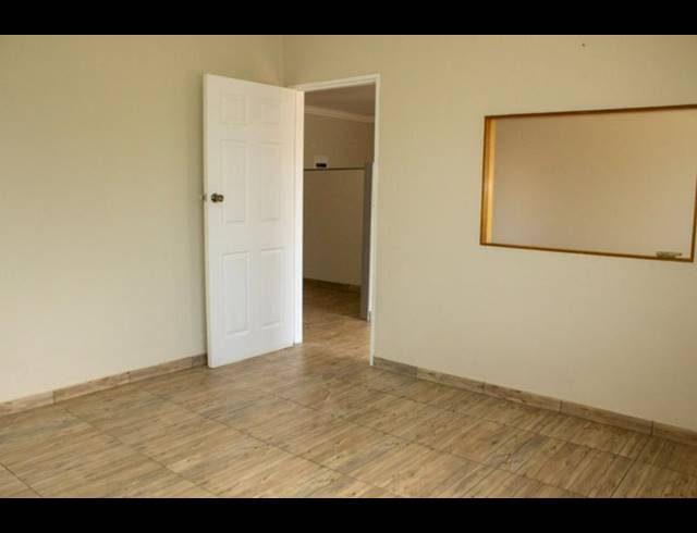 BUSINESS PROPERTY TO RENT IN HELDERKRUIN